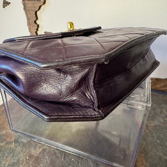Chanel Vintage Purple Plum Lambskin Octagon Shoulder Bag GHW Authentic CoA - Picture 5 of 11